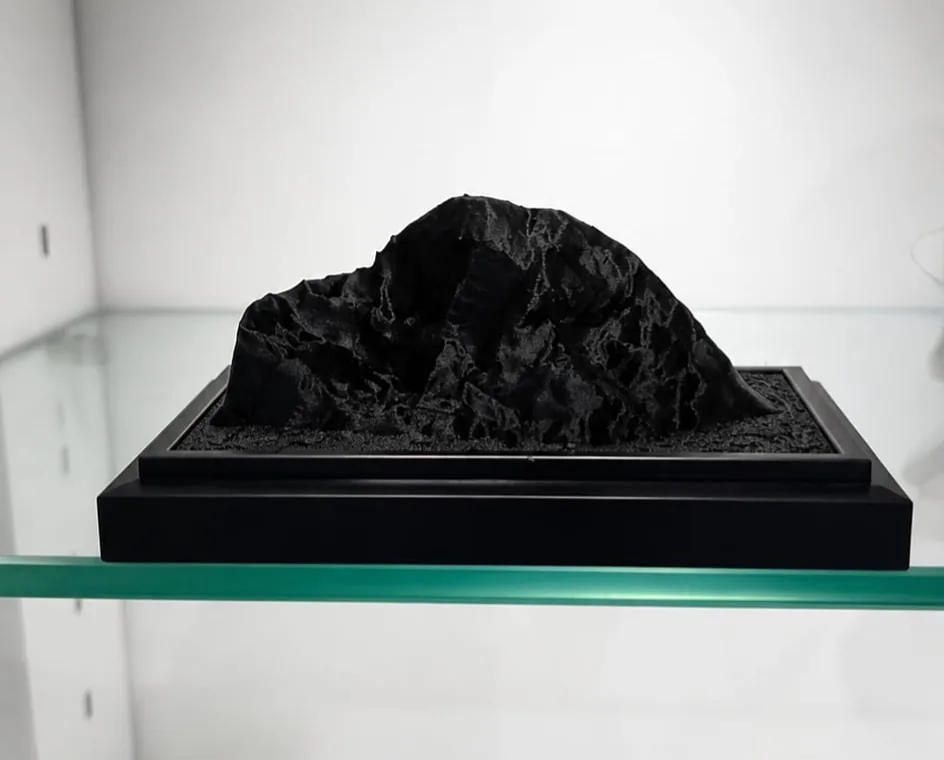 A 3D-printed display base with a sculpted, moulded centre — P&L Art and Crystals
